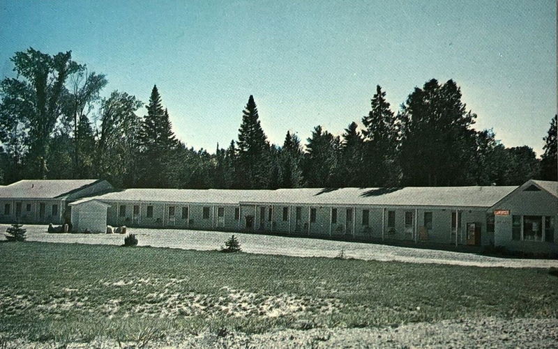 Happy Hollow Motel (Robertson's Motel)